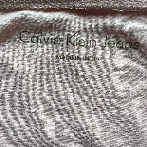 Calvin Klein Tee Shirt - Picture 6 of 9